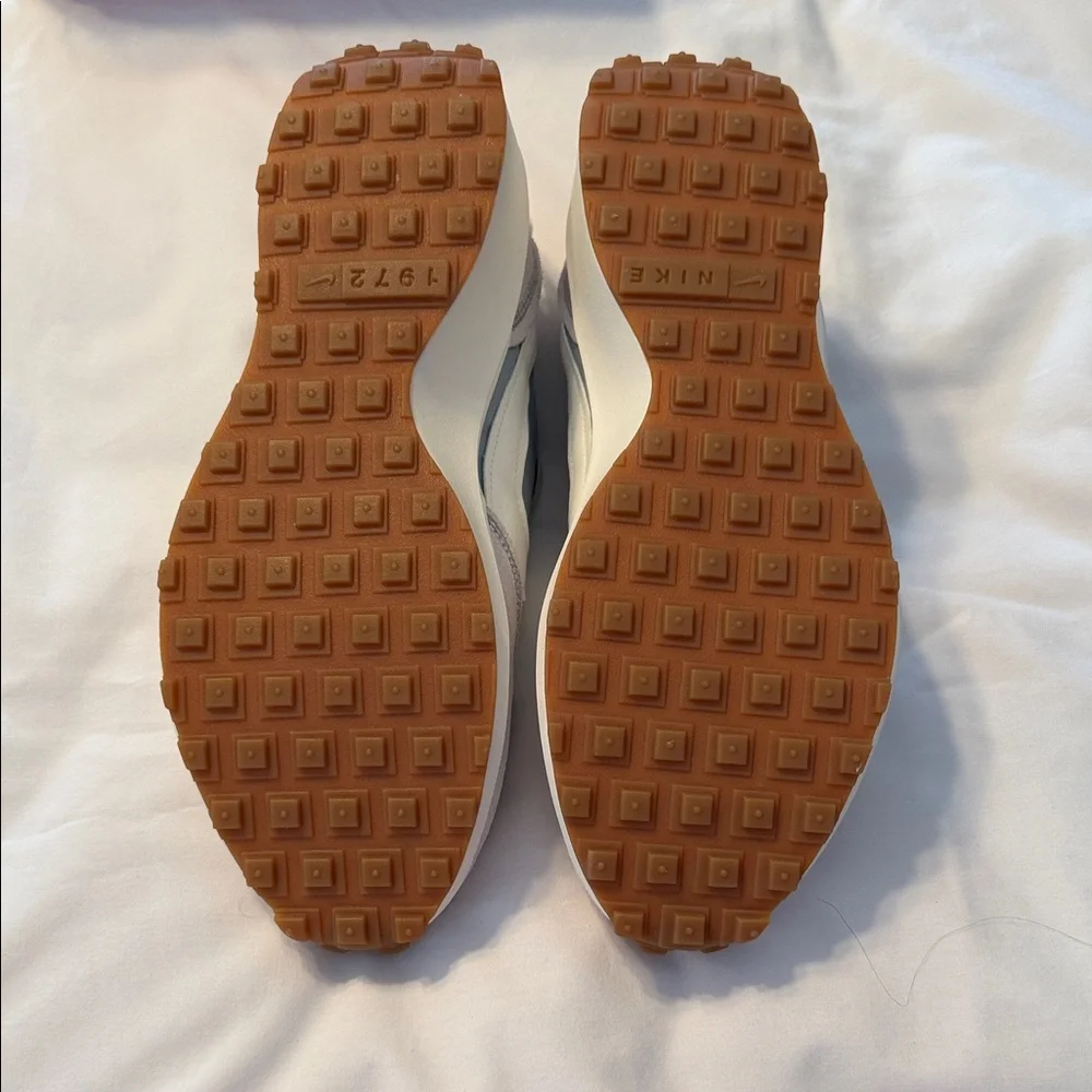 Nike Women's blue and white Waffle Sneakers - Picture 3 of 3